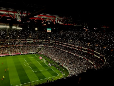 لعبة ريال مدريد ضد برشلونة مباشر الانكلاسيكو الأرض يشعل المنافسة